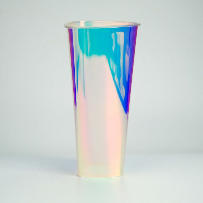 IN-MOLD-ETIKETTEN MET REGENBOOGEFFECT: Iriserende IML voor opvallende plastic verpakkingen IN-MOLD-ETIKETTEN MET REGENBOOGEFFECT: Iriserende IML voor opvallende plastic verpakkingen